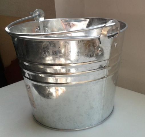 CUBO GALVANIZADO C/ABRIDOR 5 L. (BOTELLINES)